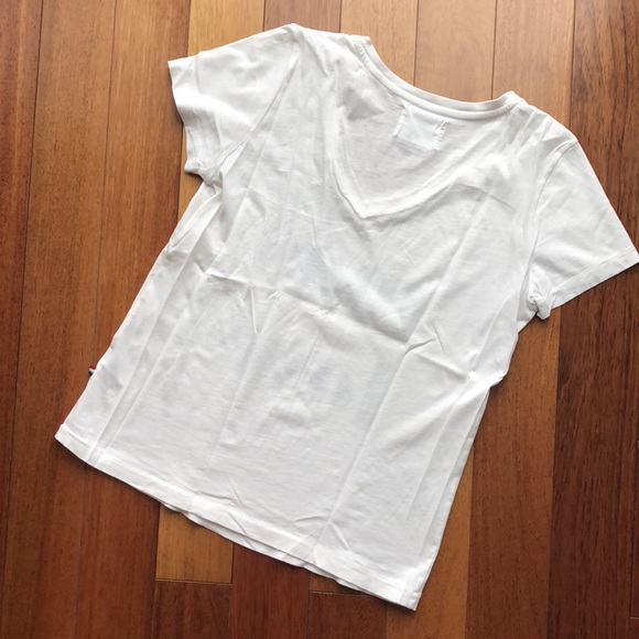 LIKE NEW!! Short Sleeve “Mas Love” T-shirt - Picture 3 of 5